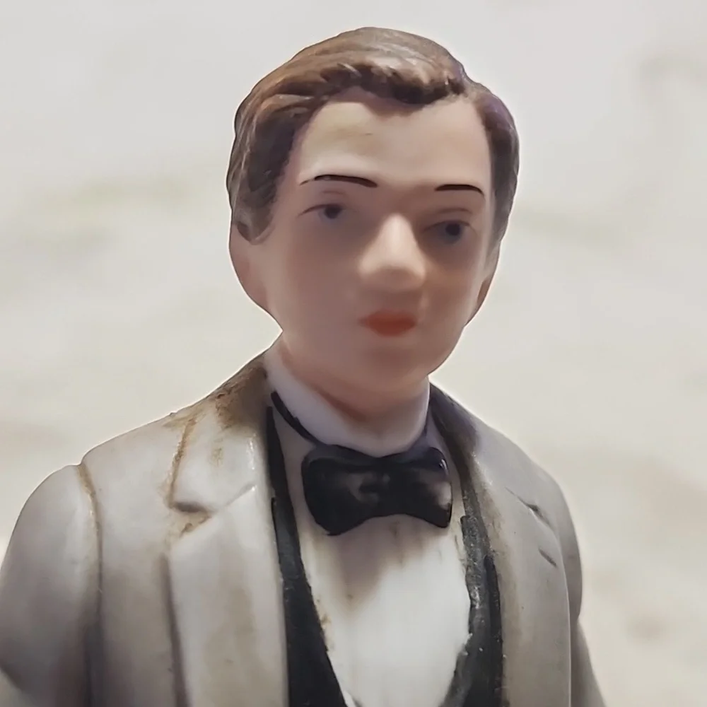 Elegant Wedding Cake Topper Figurines. Homco 1440 & 1480.